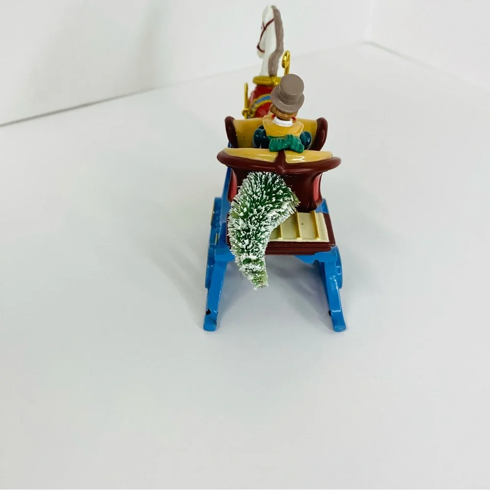 Hallmark 2001 Keepsake Victorian Sleigh Ornament Christmas Die Cast Metal Retire